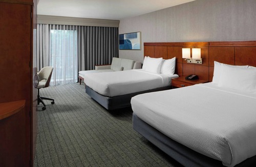Waldorf Hotel | Courtyard Marriott Waldorf