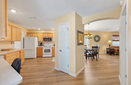 Duval House | Courtyard Villa in The Villages, FL, Duval, 2BR/2BA , Golf Cart, PET FRIENDLY