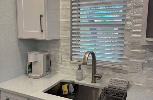 North Redington Beach Condo | Cozy 1-bedroom condo across street from beach in terrific North Redington Beach