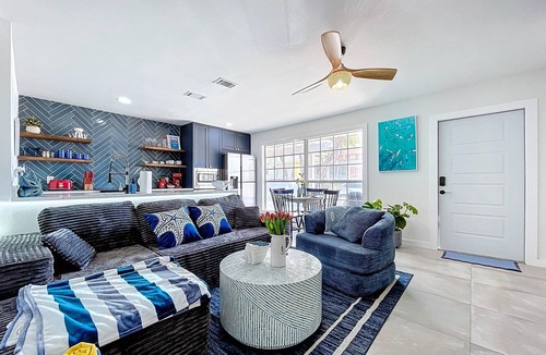 Bradenton Beach Cottage | Cozy 1-bed cottage in adorable Tradewinds Bradenton Beach, steps to beach/pool