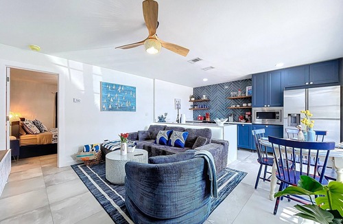 Bradenton Beach Cottage | Cozy 1-bed cottage in adorable Tradewinds Bradenton Beach, steps to beach/pool