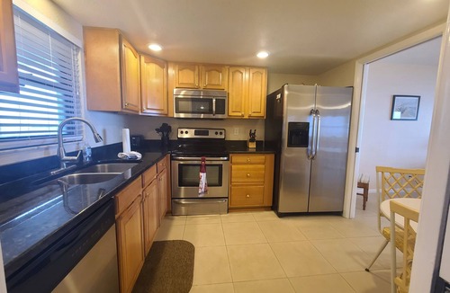 Sand Key Condo | Cozy 1-bedroom beach and Gulf front resort style condo on Sand Key