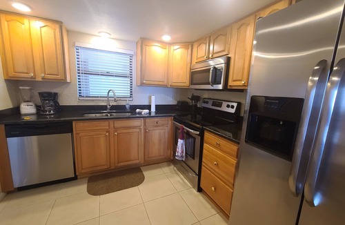 Sand Key Condo | Cozy 1-bedroom beach and Gulf front resort style condo on Sand Key