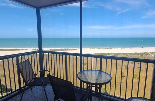 Sand Key Condo | Cozy 1-bedroom beach and Gulf front resort style condo on Sand Key