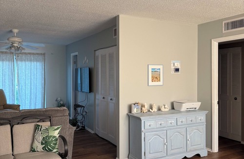 Bradenton Condo | Cozy 1-bedroom condo with AC, amazing Bradenton- short drive to the Brach