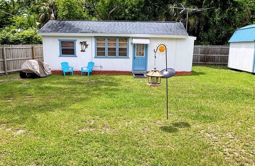 Harbor Oaks Cottage | Cozy 1-bedroom Cottage furnished all utilities included fenced in pet friendly.