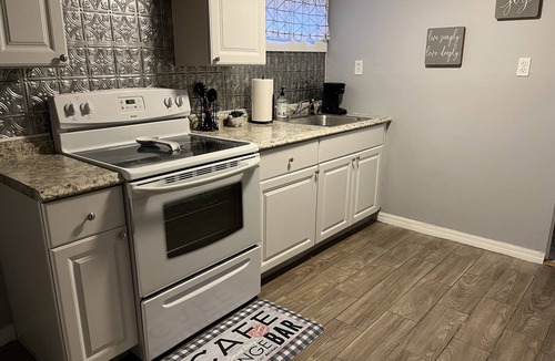 Tampa Heights Apartment | Cozy 1 bedroom guesthouse apartment near downtown & riverwalk