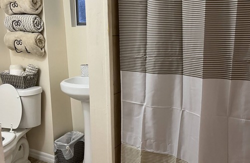 Tampa Heights Apartment | Cozy 1 bedroom guesthouse apartment near downtown & riverwalk