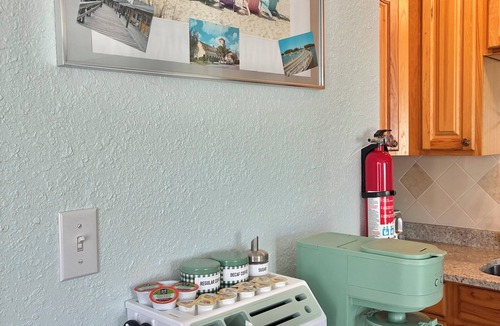 Madeira Beach Apartment | Cozy 1-bedroom on Gulf Blvd Madeira Beach, 5 min walk to John’s Pass