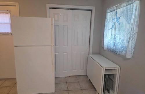 Holiday Gardens Apartment | Cozy 1-bedroom studio in Holiday