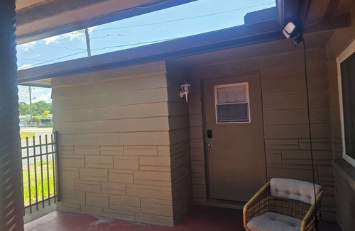 Holiday Gardens Apartment | Cozy 1-bedroom studio in Holiday