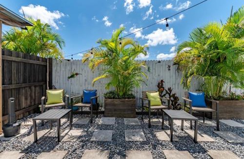 St. Petersburg Apartment | Cozy 1BR Courtyard + Shared Deck