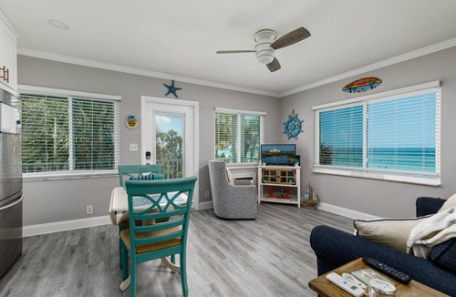 North Redington Beach Condo | Cozy 1BR Condo w/0 min walk to beach! Spectacular views! Summer 2026 open!