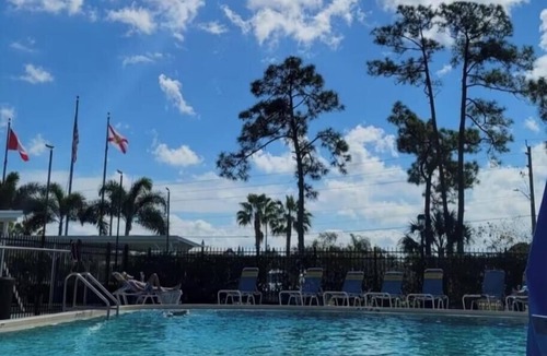 Bayshore Gardens Cottage | Cozy 2-bedroom cottage with AC in beautiful Bradenton