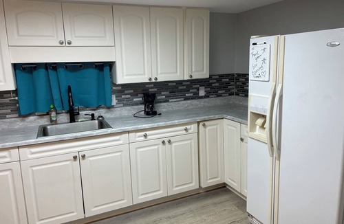 Bushnell Cottage | Cozy 2-bedroom cottage in beautiful Bushnell with AC