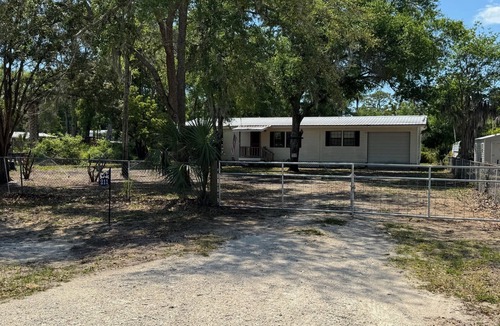 Steinhatchee House | Cozy 2-bedroom renovated mobile home in serene Steinhatchee with Back Patio