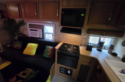 Fellowship House | Cozy 2-bedroom RV in Ocala, 15min from Word Equestrian. 5mn Rainbow Park River.