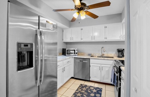 Bradenton Beach Condo | Cozy 2 Bedroom Condo! Private Balcony, Close to Beach