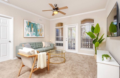 Port Tampa City Apartment | Cozy 2BD with Pool - Travel Professional Getaway