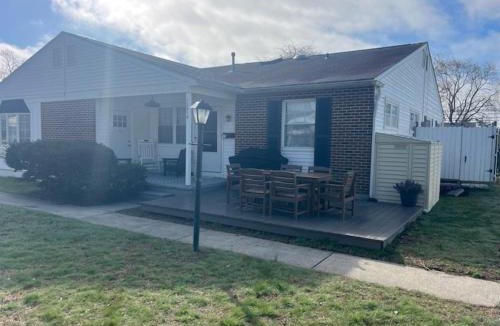 Village Green Apartment | Cozy 2BR Condo - Beachside Bliss with Yard Space condo