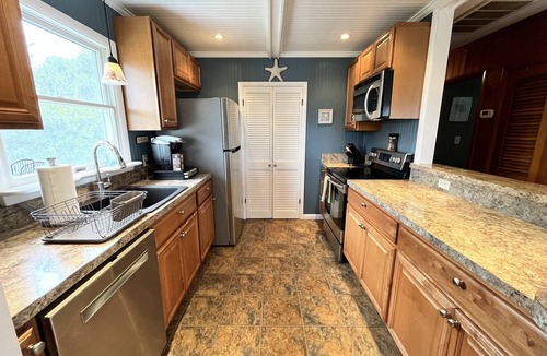 Nags Head Cottage | Cozy 3 Bedroom Cottage in Nags Head - Extra Apt with BR + BA Available