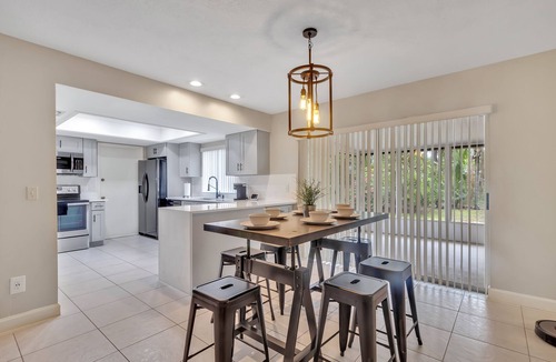 Orlando Hotel | Cozy 3-Bedroom Home 4-Minutes from Universal Studios