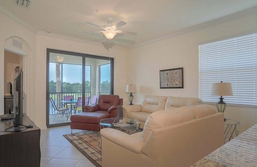 Lakewood Ranch Condo | Cozy 3BR oasis in Lakewood Ranch, perfect for a relaxing getaway - Heavenly Daze