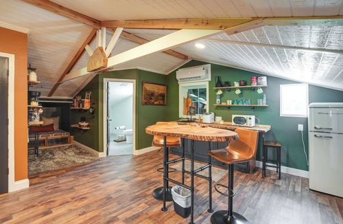 Pittman Apartment | Cozy Altoona Studio w/Fire Pit: Farm On-Site!