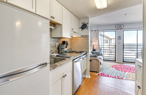 Garden City Apartment | Cozy Beachfront Condo w/Wifi, Views & Pool Access