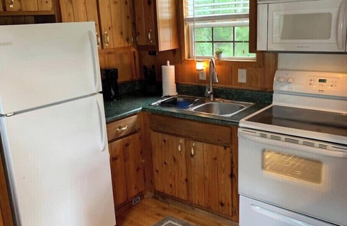 Homosassa Cabin | Cozy cabin by the river/pet friendly