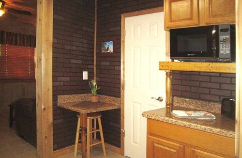 Inverness Cabin | Cozy Cabin in riverfront resort