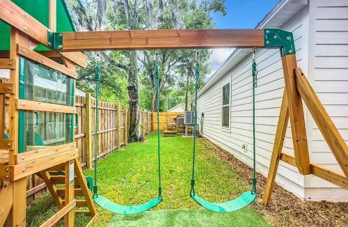 St. Augustine House | Cozy Coastal Cottage Minutes to Beach and Downtown