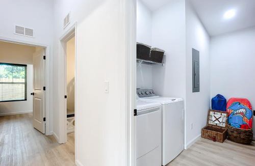 St. Augustine House | Cozy Coastal Cottage Minutes to Beach and Downtown