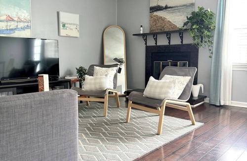 Virginia Beach House | Cozy Coastal VB Townhome 15 mins from Oceanfront with 8-ft Fence and Beach Gear!