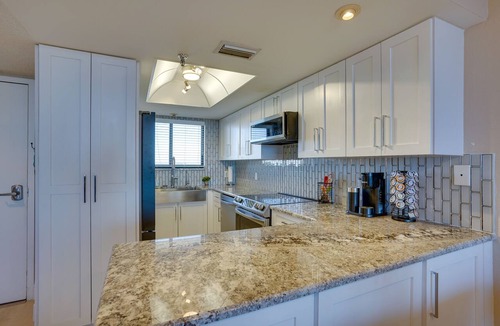 Hudson Condo | Cozy Condo w/Gulf View, Bird Watching + Telescope