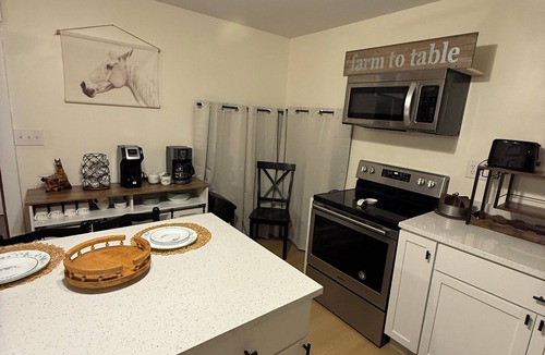 Altoona House | Cozy Cottage Close to Springs + Ocala Forest + Bike Trail Firepit