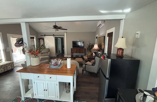 Walterboro Cottage | Cozy cottage in charming Walterboro with AC, WiFi