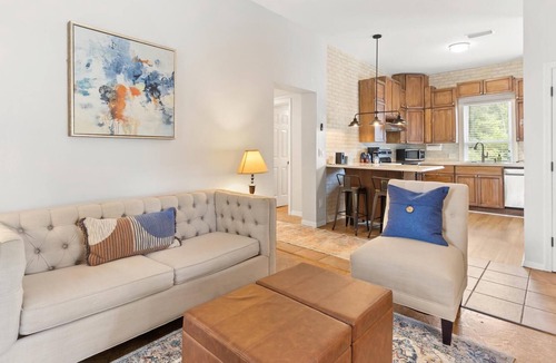 Pleasant Street House | Cozy Downtown GNV Bungalow - Minutes to UF Campus!