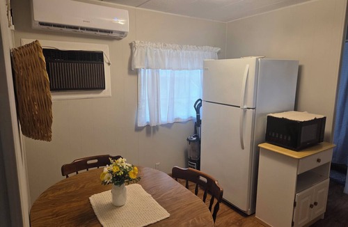 Inverness House | Cozy Duplex Retreat 2 Private 1BR/1BA Suites
