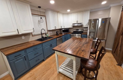 Live Oak House | Cozy entire home in quiet live oak