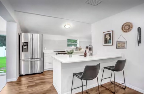 Downtown Zephyrhills House | Cozy Escape in Zephyrhills-Close to many amenities - Pet Friendly
