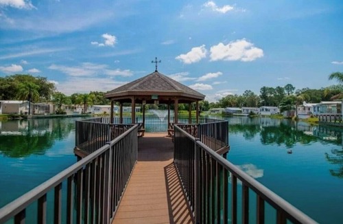 Zephyrhills South House | Cozy Florida Retreat w/Spacious Porch- Sleeps 4