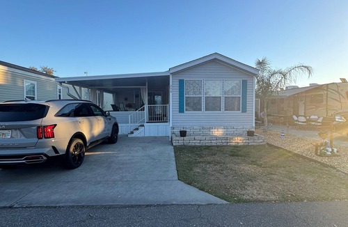 Zephyrhills South House | Cozy Florida Retreat w/Spacious Porch- Sleeps 4