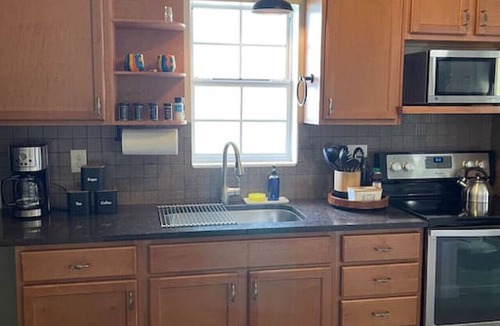 Lincolnville Apartment | Cozy Getaway Steps from Historic Downtown with Parking