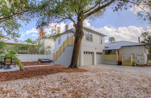 Downtown Historic District Apartment | Cozy Guest Apartment in the ♥️ of Historic St Aug with Free Parking