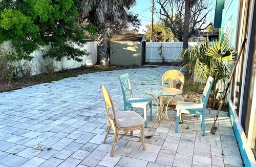 Bayview House | Cozy home - Close to beaches