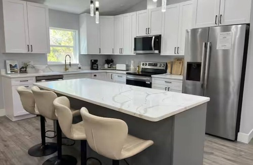 Avis Oaks House | Cozy Home!