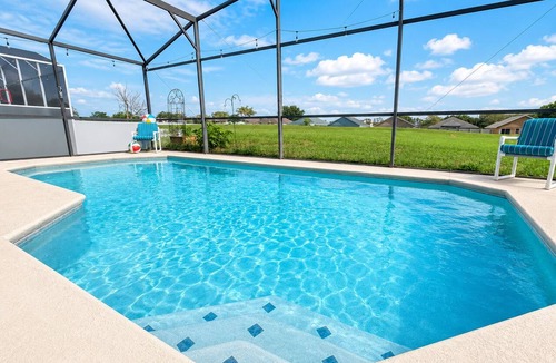 Florida Pines House | Cozy Pool Near Disney: Relax, Recharge, Repeat