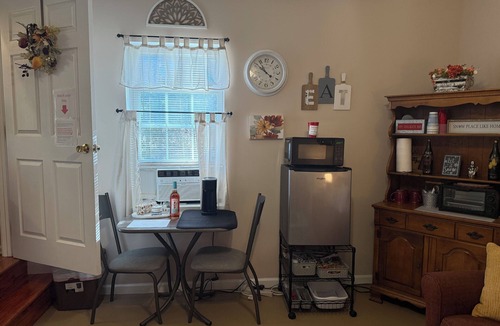 Gaffney Apartment | Cozy, Quiet, in nice neighborhood. 2 miles from I-85 and Outlet Mall.