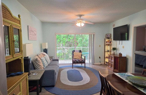 Holly Hill Apartment | Cozy Retreat! 2-bedroom apartment in Daytona Beach